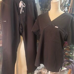 Figs Black Scrub Set with White Accents